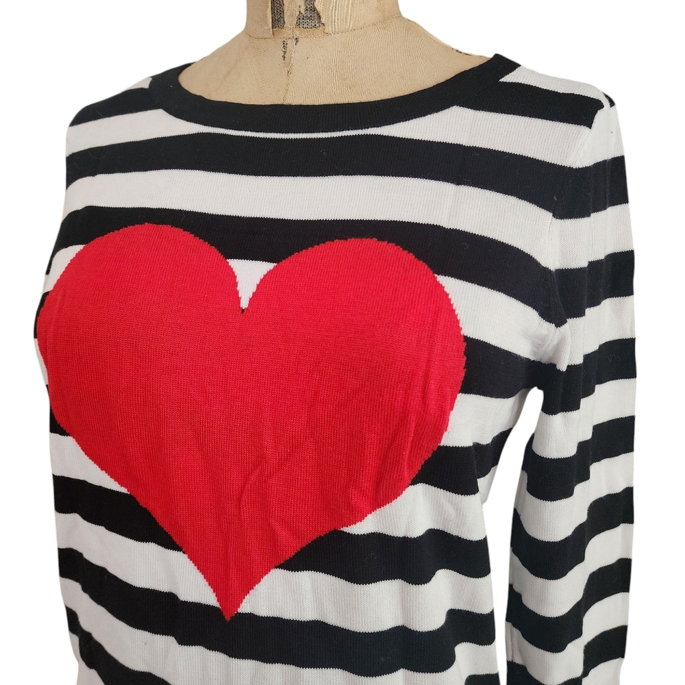 Red Saks Fifth Avenue Heart Black White Striped Sweater M - Picture 2 of 4